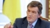 Ющенко критикує уряд і апелює до свого фаху 