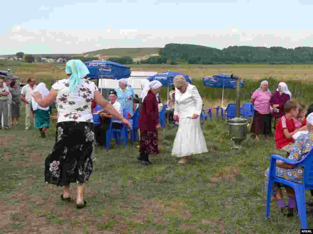 Теләчә районы Алан авылында Ялан тау чишмәсен төзекләндереп ачу бәйрәме