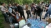 Оппозиционный лагерь на Чистых прудах в Москве, 14 мая 2012 года