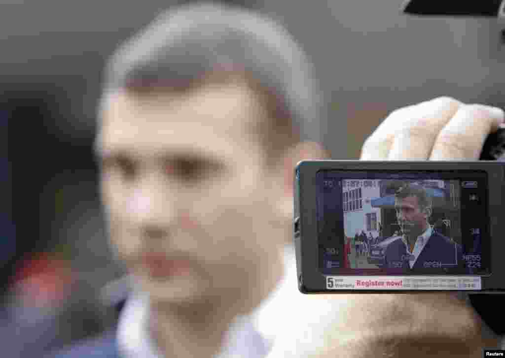 Андрій Шевченко, колишній футболіст і член соціал-демократичної партії ​​​​&laquo;Україна вперед&raquo; під час інтерв&#39;ю для преси після голосування у Києві 