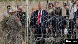 Republikanski predsjednički kandidat Donald Trump na američkoj granici s Meksikom u mjestu Eagle Pass u Teksasu, 29. februara 2024.
