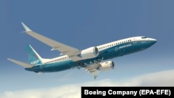 Боинг-737 в фирменных цветах авиастроительной корпорации