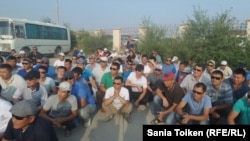 Organizers say some 700 workers took part in the protest on the morning of July 28. 