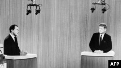 Prva predsednička televizijska debata održana je u Americi davne 1960. godine između Džona Kenedija i Ričarda Niksona