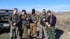 Бондо Доровских (крайний справа) и другие ополченцы под Алчевском