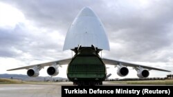Российский самолёт доставил С-400 на турецукю авиабазу, 12 июля 2019 года