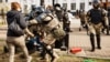 ОМОН в Хабаровске "просит убрать палатки"