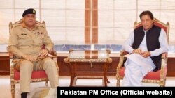 د پاکستان وزیر اعظم عمران خان وايي، د هېواد ملي امنیت له اقتصادي امنیت سره تړاو لري او د ملي امنیت تګلاره به په ملک کې هر اړخیزه وده باوري کوي.