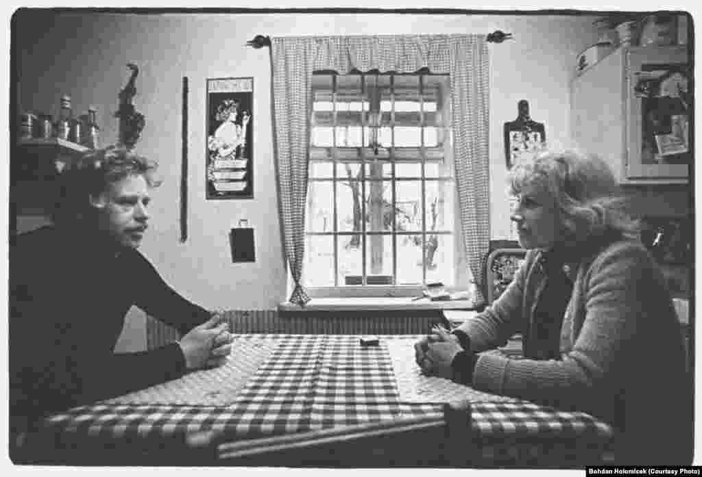 Гавел і його дружина Ольга, 1974 рік. Ольга померла в 1996 році