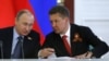 Президент Росії Володимир Путін (ліворуч) і керівник російського «Газпрому» Олексій Міллер (архівне фото) 