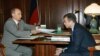 «Когда Владимир Путин впервые был избран президентом, все сотрудники кремлевской администрации и кандидаты на министерские посты должны были заходить в специальную комнату и беседовать с одним человеком. И человеком этим был Роман Абрамович»