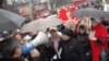 Акція протесту прихильників Юлії Тимошенко біля воріт виправної колонії у Харкові, 5 січня 2011 року