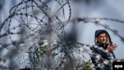 Migrant na granici Mađarske i Srbije
