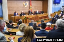 Sa konstitutivne sjednice prethodnog saziva parlamenta, 23. septembar 2020.