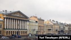 Английская набережная в Санкт-Петербурге