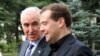 К людям российский премьер-министр, как это было в прошлый раз, так и не подошел