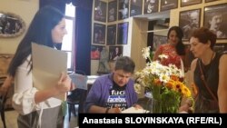 Всего в сборник вошла 21 сказка, которую написали 12 писателей
