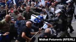 A number of people were reportedly hurt in the scuffles between police and protesters. 