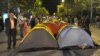 Demokratski front je prije deset godina, dok je bio u opoziciji, organizovao višednevne blokade glavne gradske saobraćajnice na kojoj je postavio šatorsko naselje, Podgorica 2015.