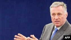 Чех премьер-министри Мирек Топаленек Страсбургда Европарламенттин депуттары алдында сөз сүйлөдү, 25-март 