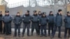 Біля тюремного муру молились, колядували і… продовжували ремонт