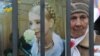 Про це заявляють соратники колишнього прем’єра, правоохоронці й медики заперечують