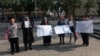 20 октября родственники верующих заключенных простояли напротив офиса Делегации Европейского союза в Ташкенте около трех часов. 