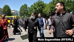 Батюшка с табуреткой стал символом нетерпимости по отношению к ЛГБТ-сообществу. Священники с тысячной толпой людей участвовали в разгроме участников акции активистов ЛГБТ 17 мая 2013 года, в День борьбы с гомофобией. Тогда пострадали 28 человек