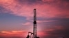 Нефтяная вышка на месторождении Midland в Техасе
