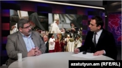 ՀՅԴ բյուրոյի Հայ դատի և քաղաքական հարցերի գրասենյակի տնօրեն Կիրո Մանոյանը «Ազատություն TV»-ի տաղավարում, 13-ը ապրիլի, 2015թ.