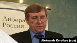 Slika od 08. februara 2003. prikazuje narodnog poslanika Sergeja Jušenkova tokom kongresa pokreta "Liberalna Rusija", Moskva.