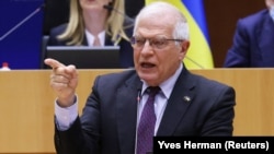 "Poseta će ponovo potvrditi posvećenost i podršku Evropske unije regionu, imajući u vidu ruski rat protiv Ukrajine i njegov uticaj na bezbednost Evrope u celini", saopšteno je uoči zapadnobalkanske turneje EU predstavnika Žozepa Borelja. 