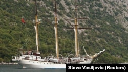 Vojni brod "Jadran"