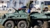Вооруженные люди, предположительно российские военные, в Феодосии