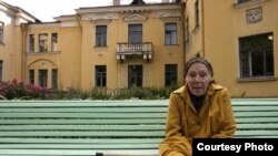 Дом ветеранов сцены им. М.Г. Савиной. Петровский остров, Санкт-Петербург. Осень 2005 г. [Фото — <a href="http://vivovoco.rsl.ru/SOS/PHOTO/PAGE00.HTM" target="_blank">Алексей Царев</a>]