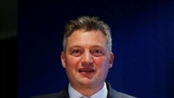 Konrad Mici, ministar u bivšoj Vladi Malte, razgovarao je sa svojim kolegom iz Crne Gore o vjetroparkovima oktobra 2015.