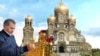Сергей Шойгу и будущий православный храм в парке "Патриот", коллаж