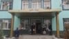 Даромадгоҳи додгоҳи шаҳри Ҳисор.