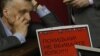Депутати від партії «Батьківщина» блокують трибуну, Київ, 24 квітня 2012 року