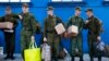 Призывники на вокзале в Ставрополе – в ожидании отправки в воинскую часть