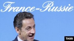 На пресс-конференции с российским президентом Саркози сказал, что «Грузия должна дать обязательство о неприменении силы»