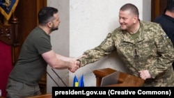 პრეზიდენტი ვოლოდიმირ ზელენსკი და უკრაინის შეიარაღებული ძალების მთავარსარდალი, ვალერი ზალუჟნი. კიევი, 28 ივლისი, 2022 წელი