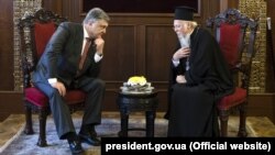Президент Украины Петр Порошенко и вселенский патриарх Варфоломей во время встречи в Константинополе / Стамбуле. Турция, 9 апреля 2018