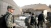 Киргизия играет важную роль в военных планах России и США, которые не заинтересованы в дестабилизации здесь ситуации. Американские военнослужащие на базе Манас перед отправкой в Афганистан