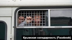 11 липня російська поліція затримала понад 50 людей, які прийшли під будівлю Верховного суду Росії підтримати фігурантів першої бахчисарайської «справи Хізб ут-Тахрір»