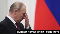Aleksašenko procenjuje da Putin (na slici) stoprocentno kontroliše situaciju u Rusiji i dalje uživa podršku građana, uprkos sankcijama, te da nije moguć puč koji bi izveli oligarsi ili pojedine struje u Kremlju
