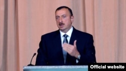Իլհամ Ալիեւը ելույթ է ունենում Հանրապետության օրվան նվիրված հանդիսությանը, Բաքու, 27-ը մայիսի, 2010թ.