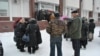 Было бы рационально разместить собранные средства на депозитных счетах в серьезных банках, а использовать только проценты. Поскольку сумма пожертвований была очень значительной, проценты покрывали бы нужды жителей Южной Осетии в лечении