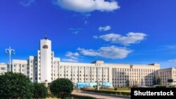Від на адміністрацыю Менскага мэтрапалітэну і Беларускі дзяржаўны ўнівэрсытэт з плошчы Незалежнасьці