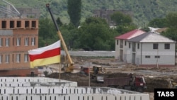 Генпрокуратура Южной Осетии поведала о результатах расследования дел, связанных с хищением российской помощи. В ходе следствия были проверены 10 крупных организаций, возбуждено 78 уголовных дел